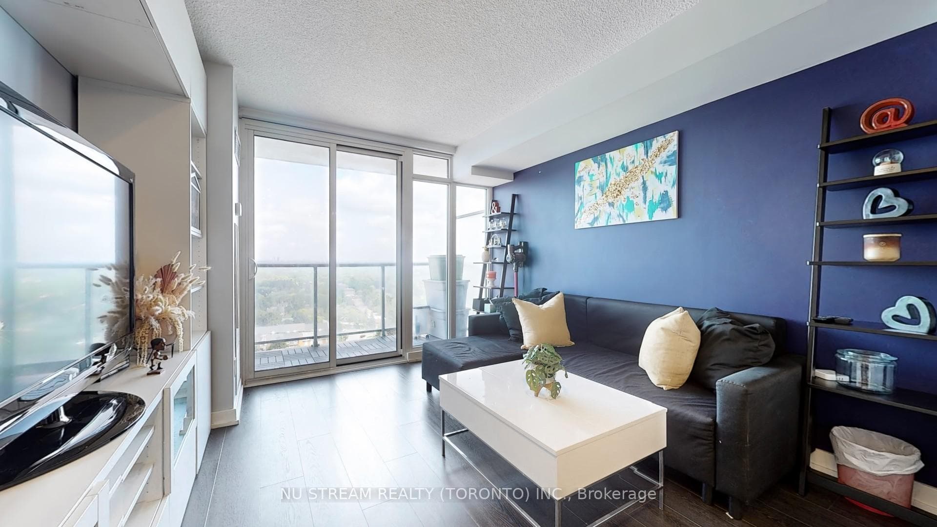 72 Esther Shiner Boulevard Unit 2111 photo 4