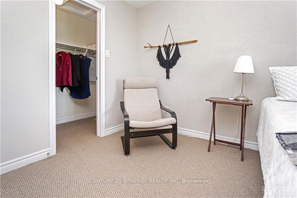 681 SUE HOLLOWAY Drive Unit D photo 15