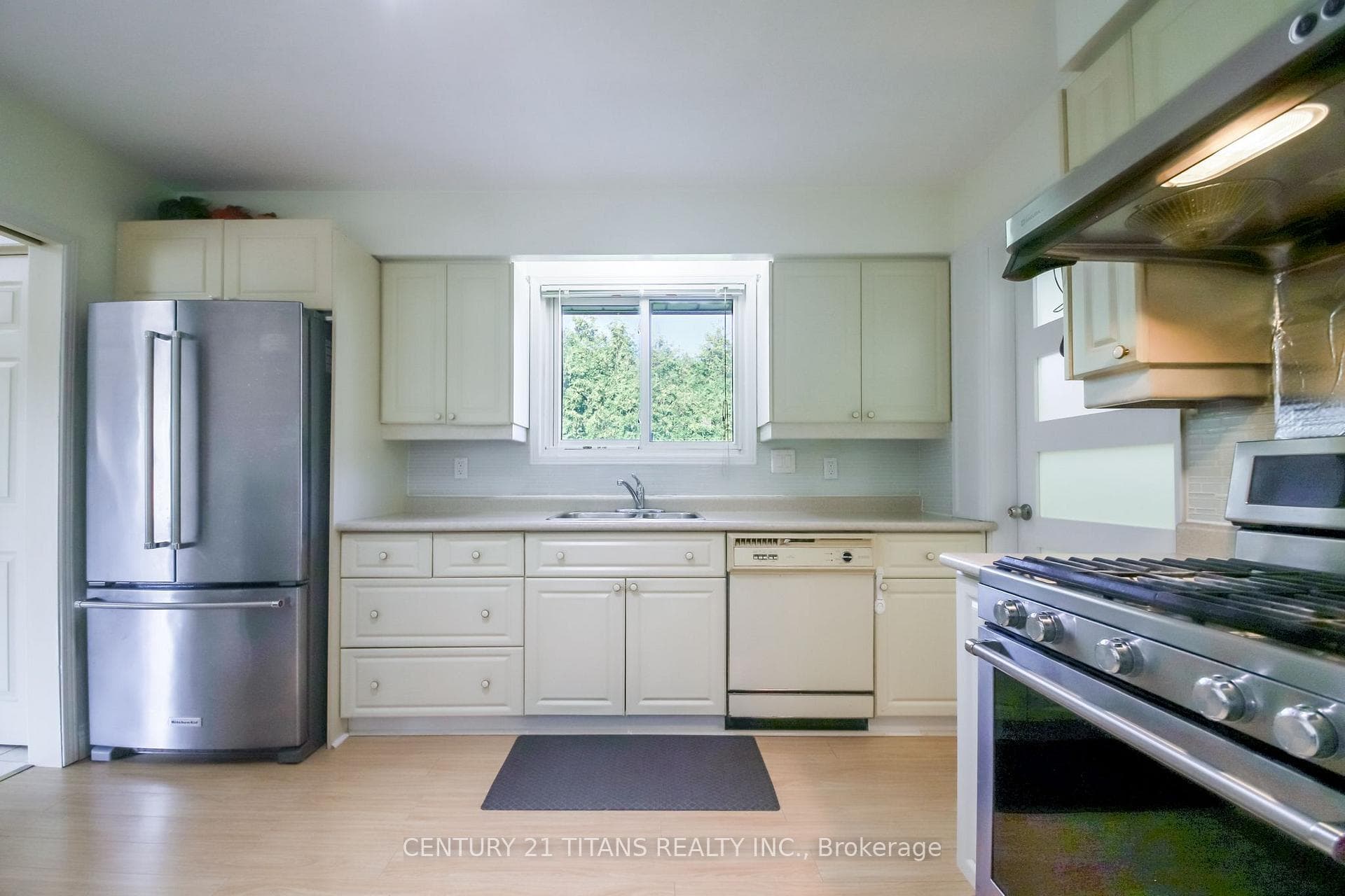 9 Minos Crescent photo 15