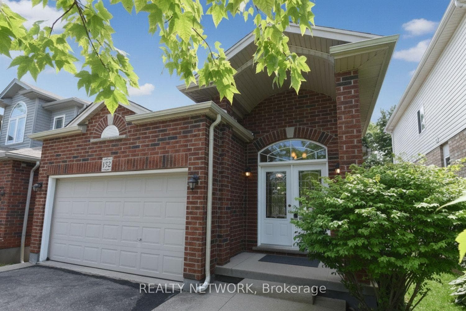 132 Clough Crescent photo 2