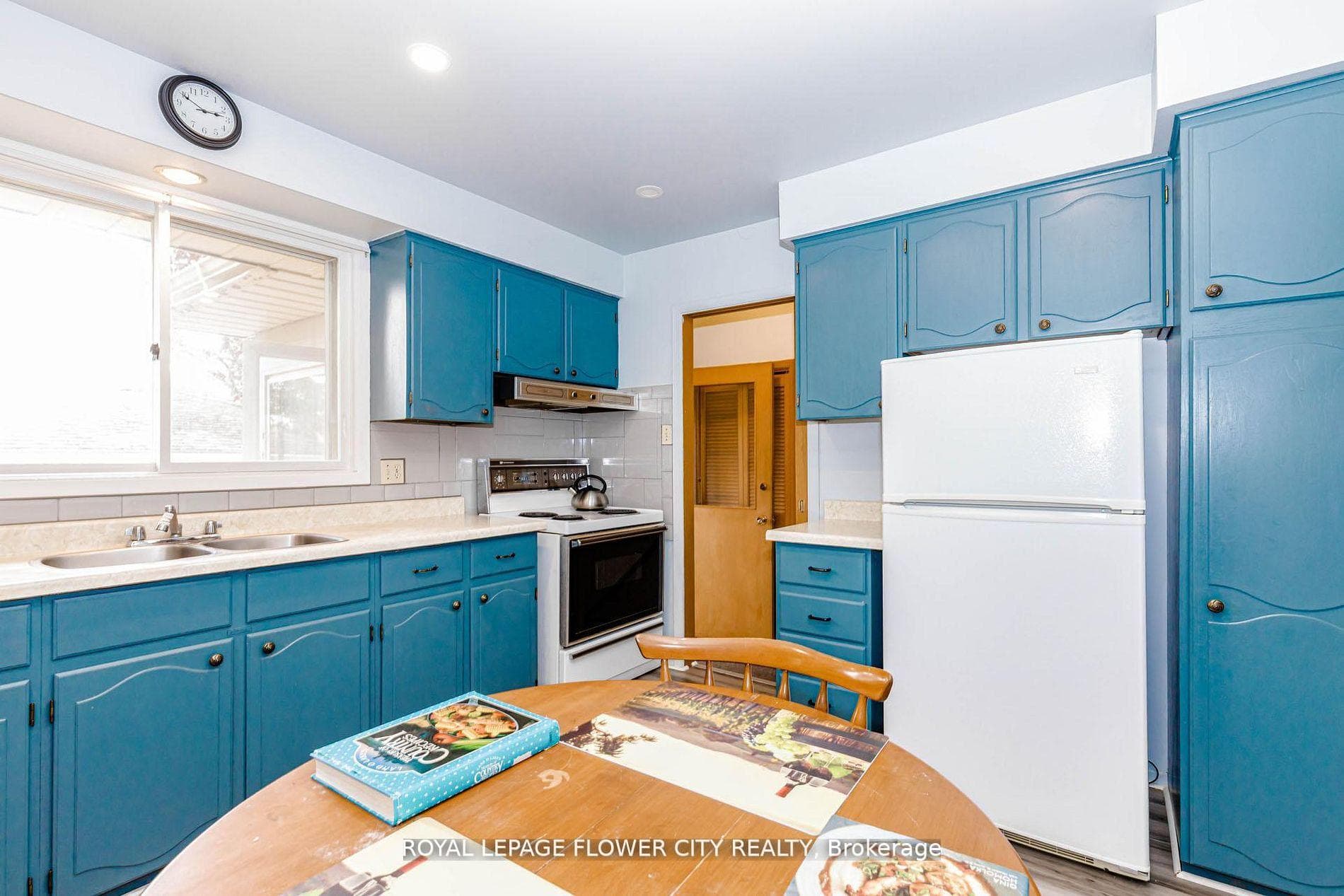 15 Cumberland Crescent photo 5