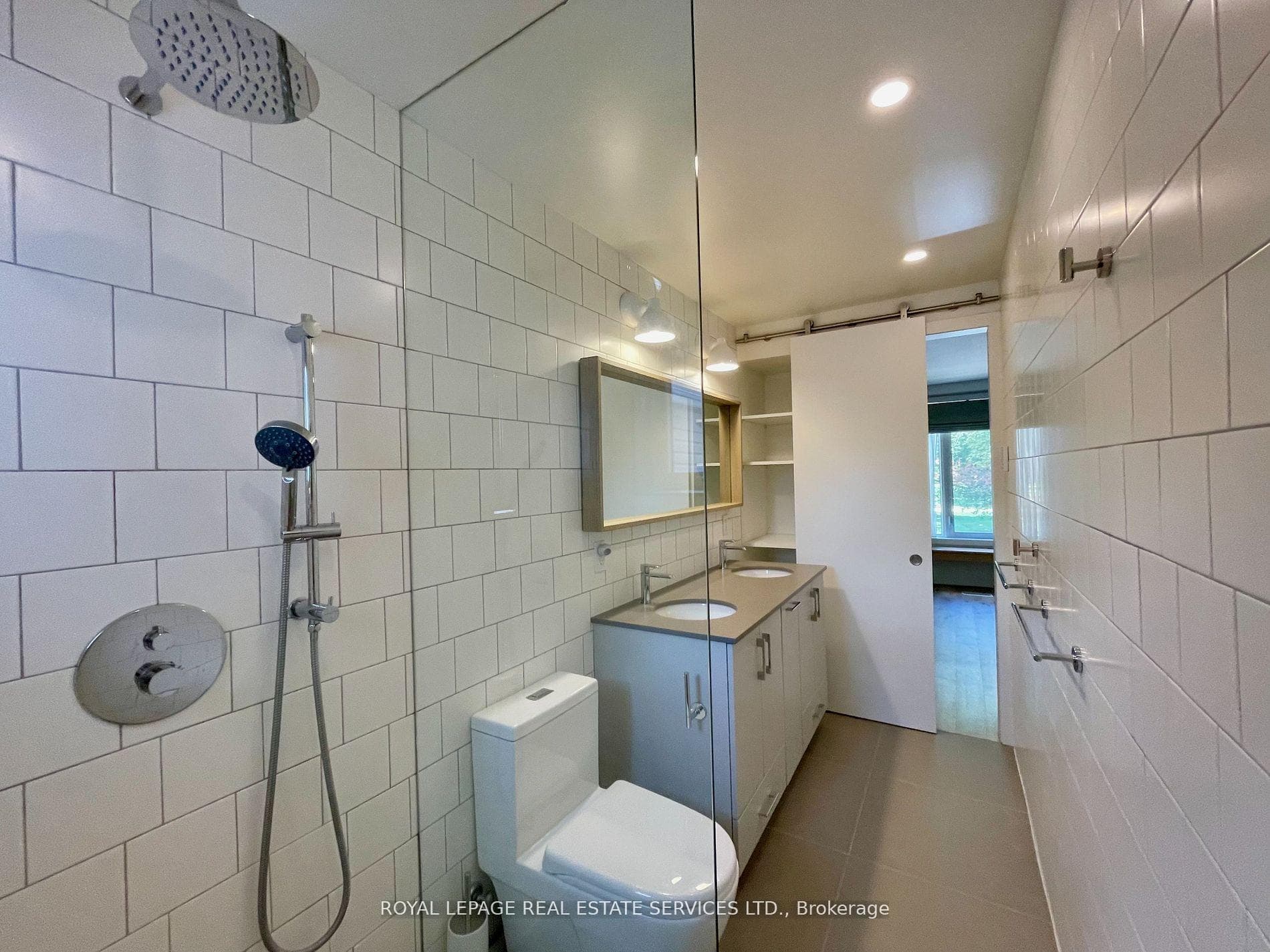 19 Edith Avenue photo 17