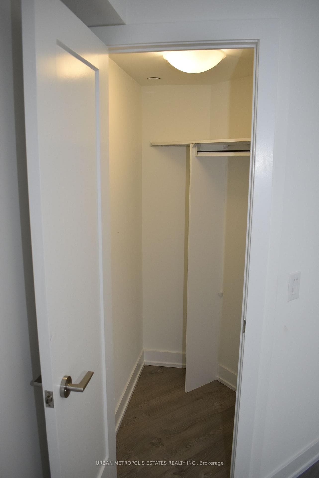 5 Mabelle Avenue Unit 1433 photo 18
