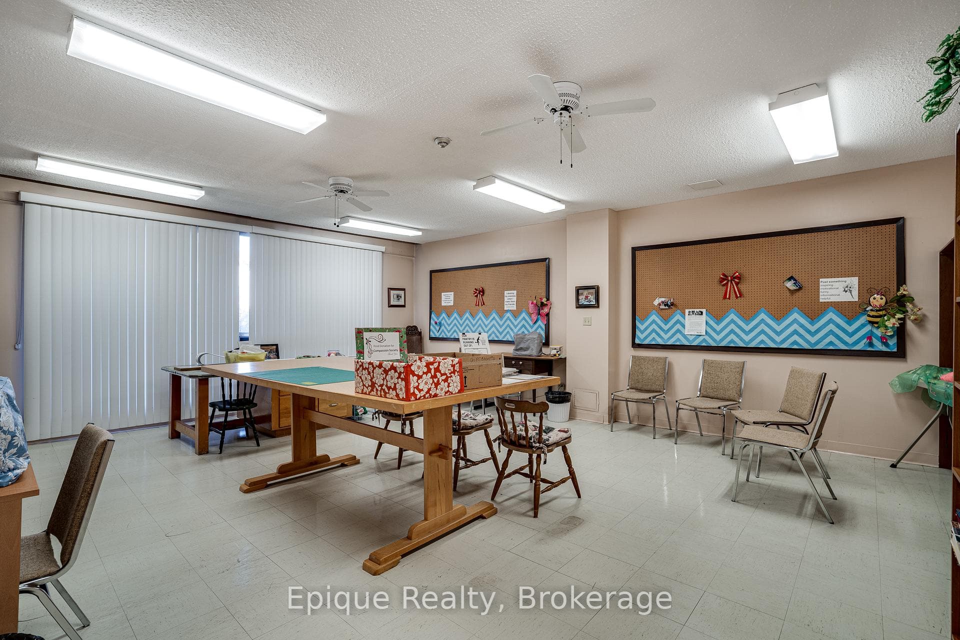 2055 UPPER MIDDLE Road Unit 409 photo 30