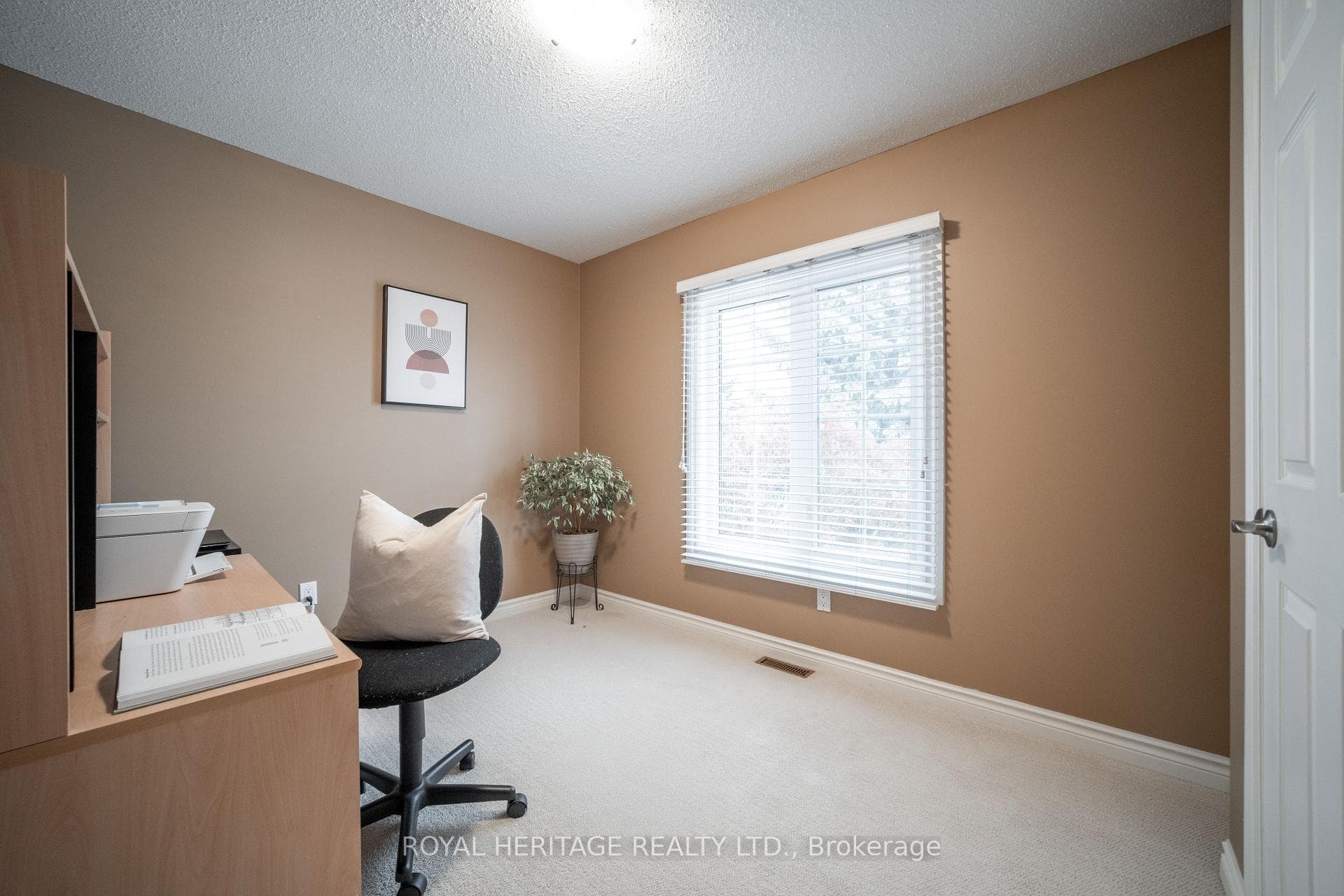 16 Cowles Court photo 31