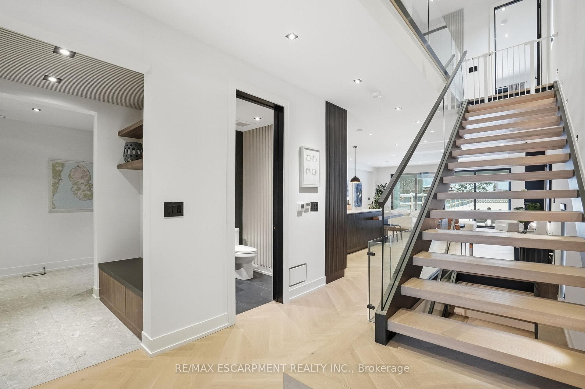20B Broadview Avenue photo 17