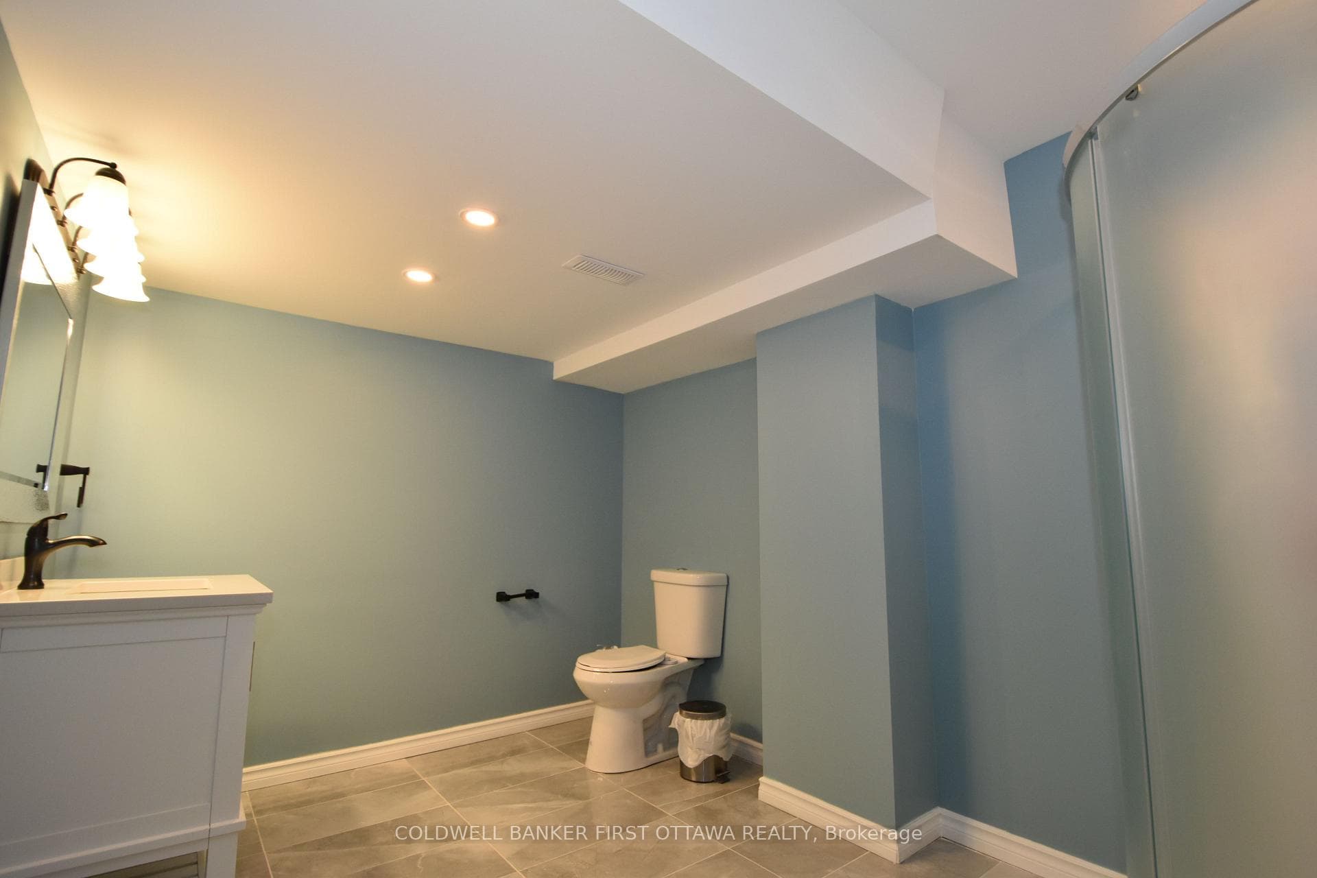 413 Blackleaf Drive photo 16