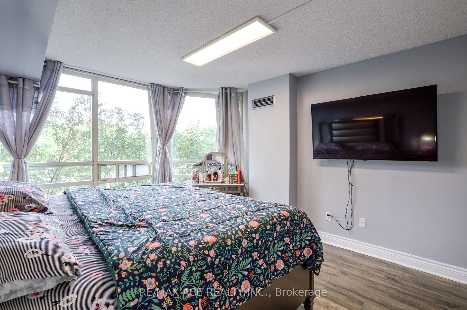 75 King Street Unit 201 photo 18