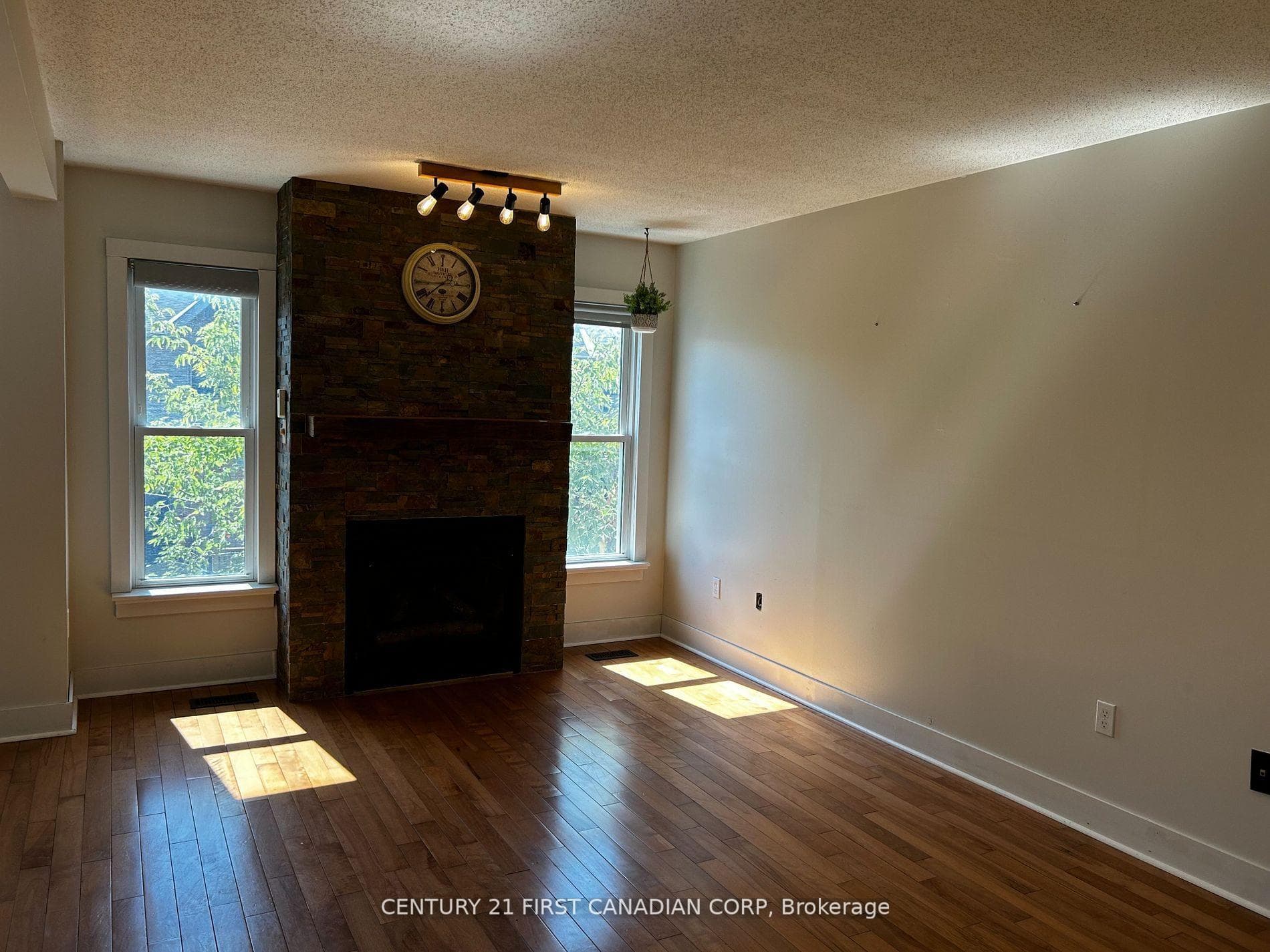 1199 Hamilton Road Unit 4 photo 16