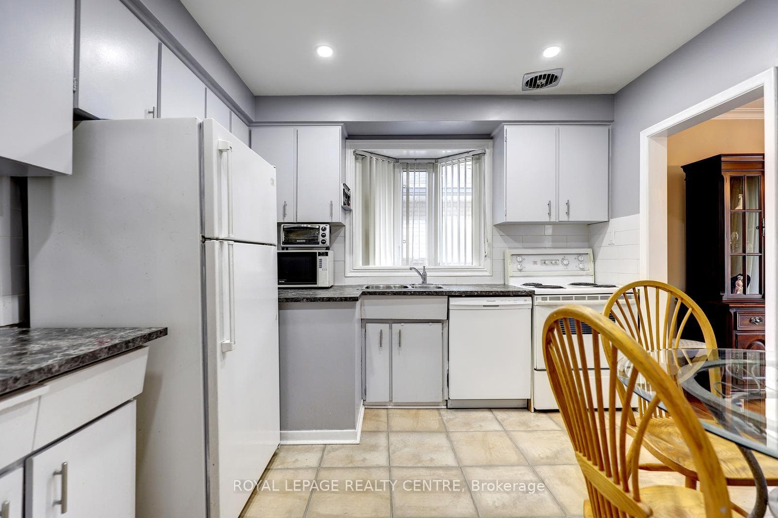 3119 Ballydown Crescent photo 12