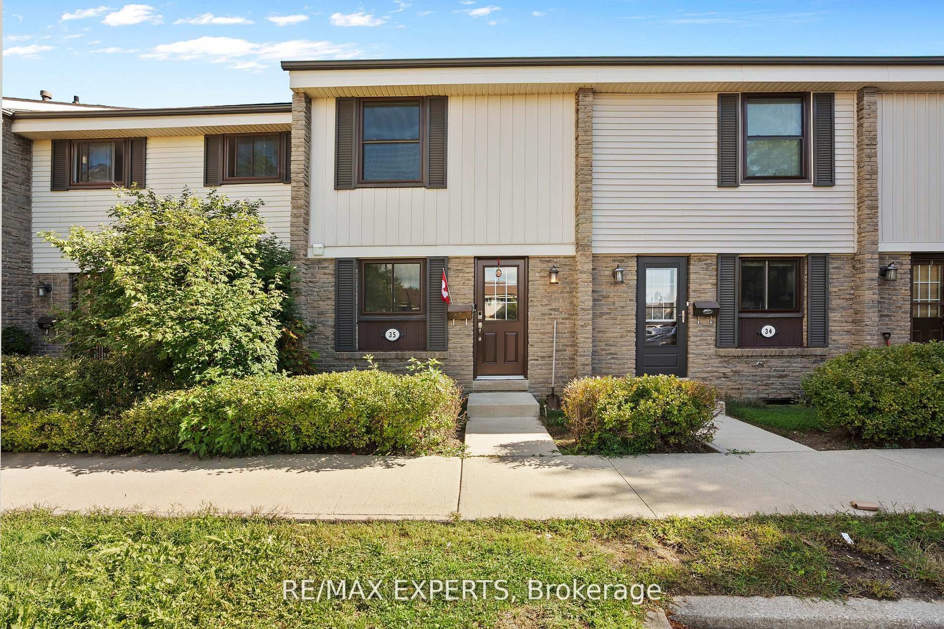 2779 Gananoque Drive Unit 35 photo 1