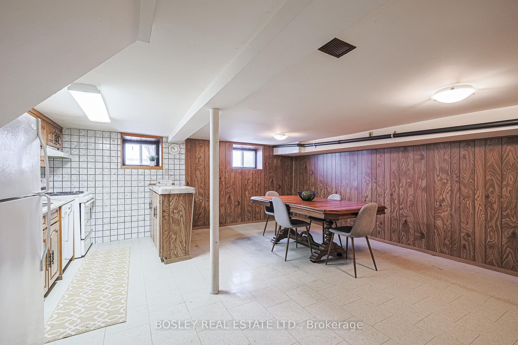 640 Manning Avenue photo 33