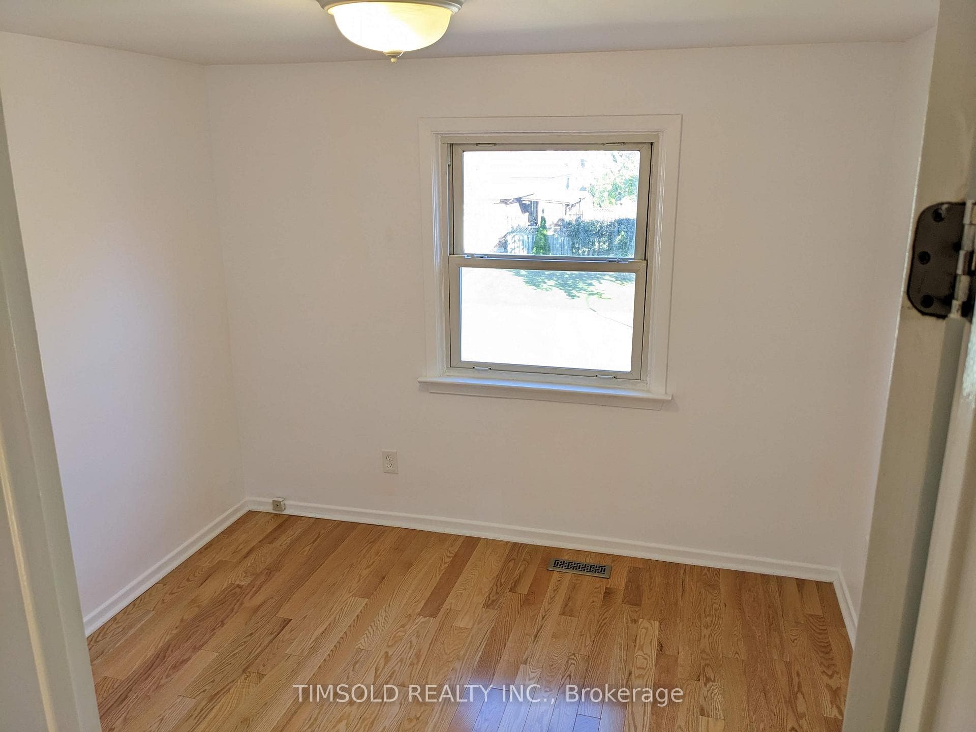 25 PRINGLE Avenue photo 8