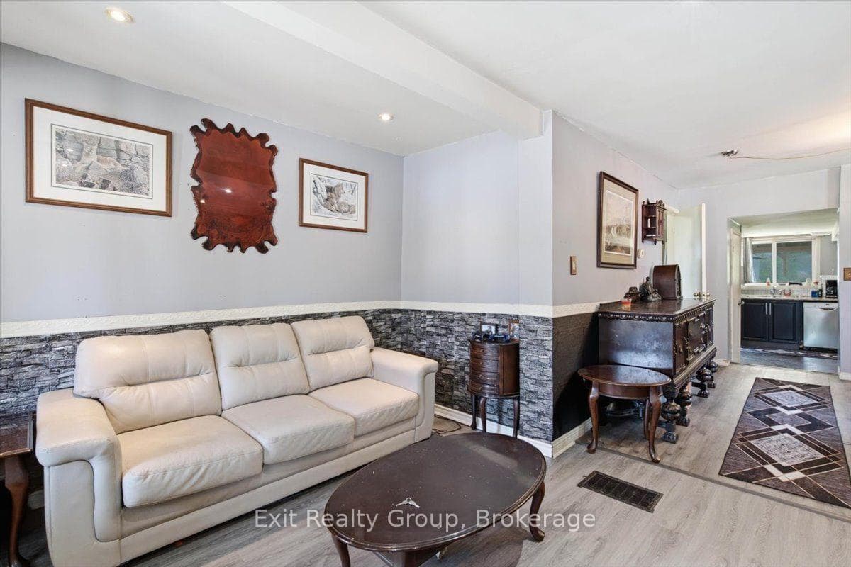 90 Palace Road photo 5