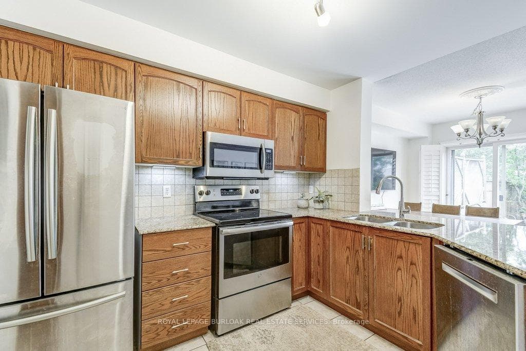 85 Foxborough Drive photo 12