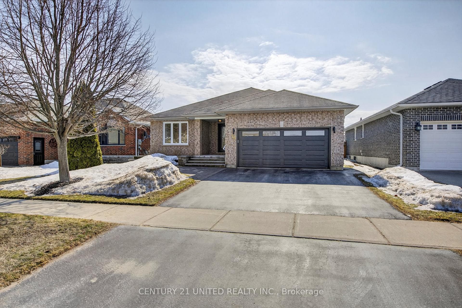 75 Mcgibbon Boulevard photo 3