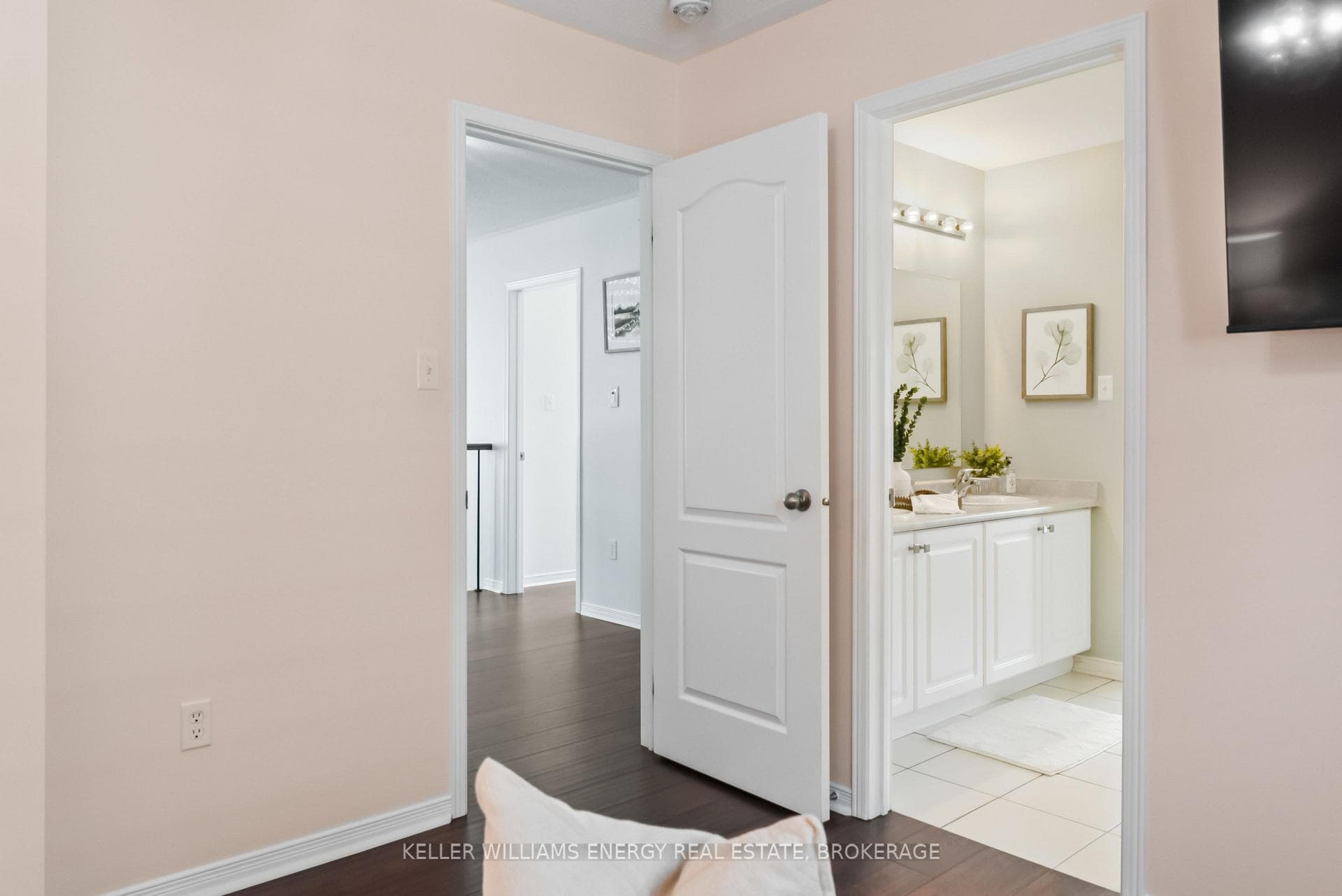196 Kenneth Cole Drive photo 29