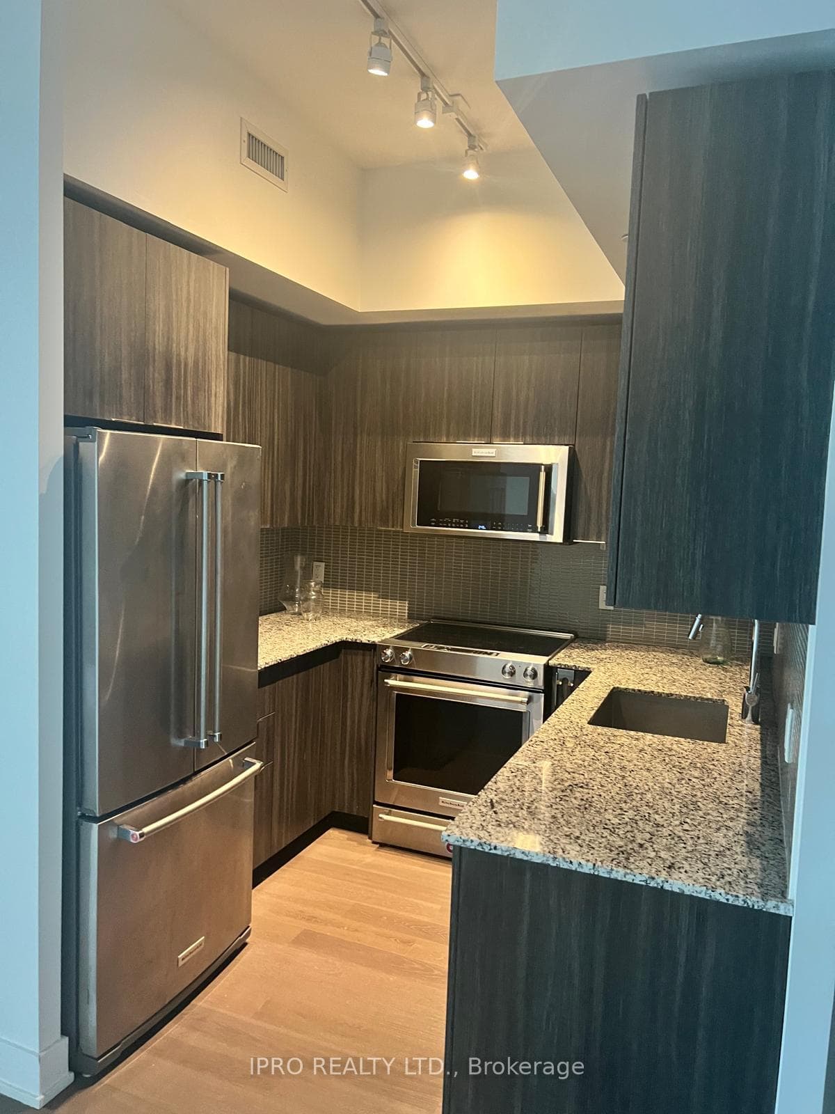 30 Shore Breeze Drive Unit 1020 photo 15