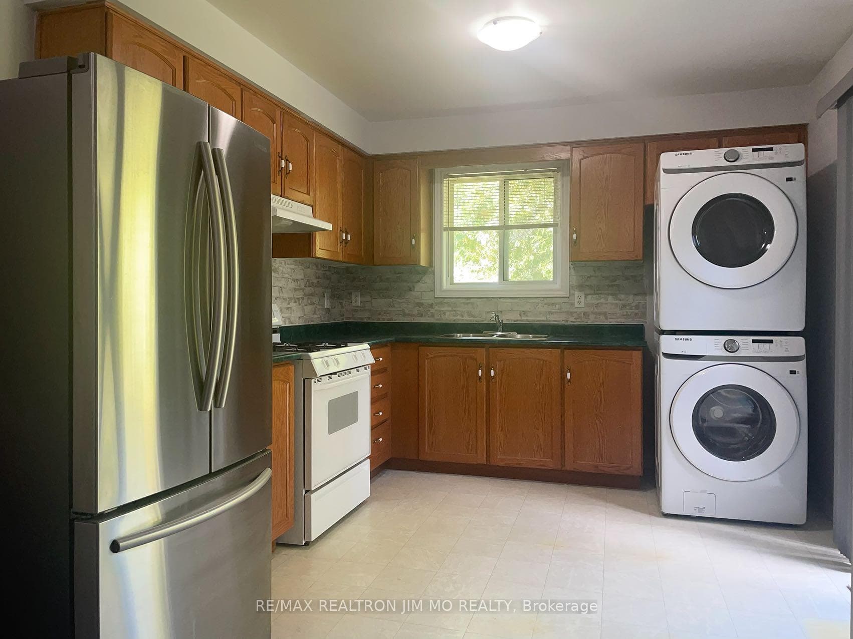 288 Parkwood Avenue Unit Main photo 8