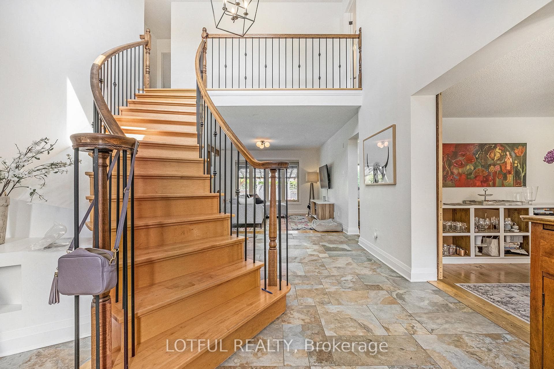 6118 VOYAGEUR Drive photo 5