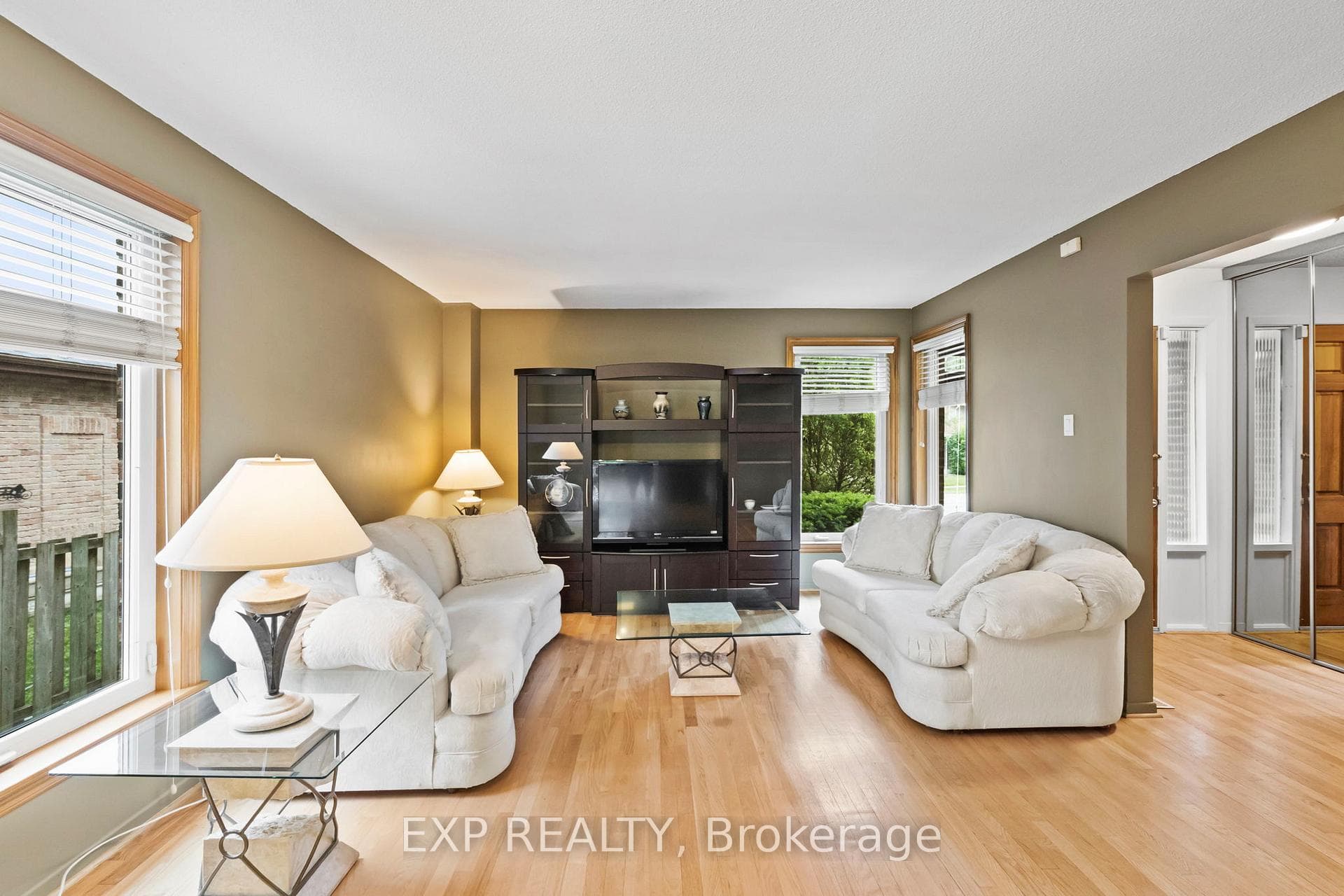 25 Lilac Avenue photo 2