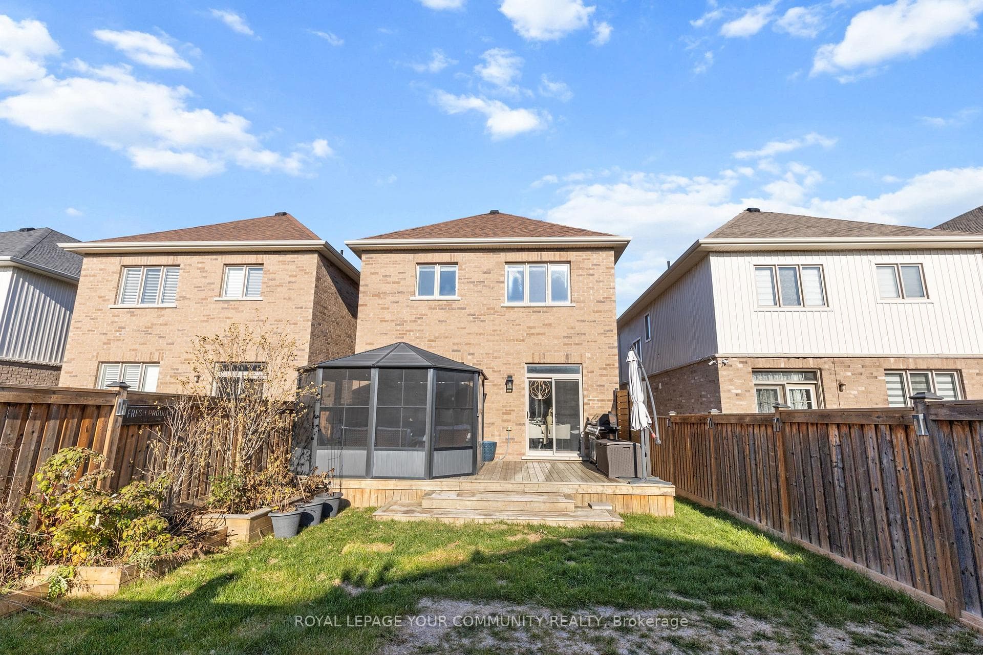 27 McCabe Lane photo 11