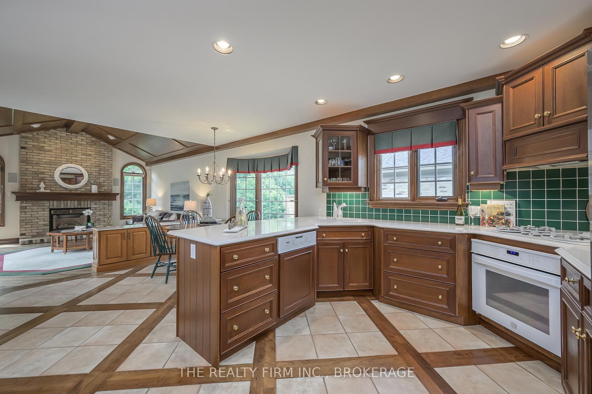 4690 COLONEL TALBOT Road Unit 3 photo 16