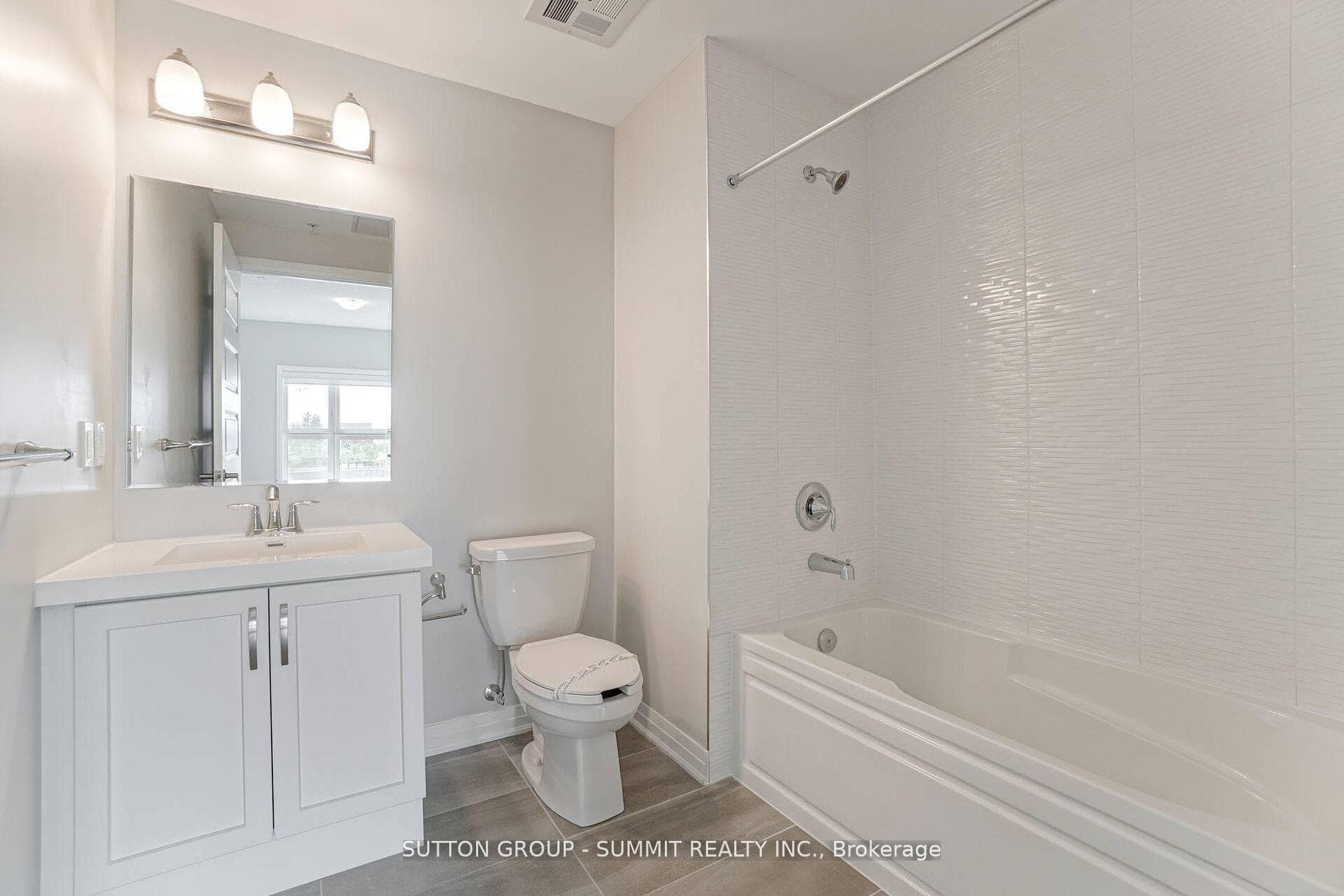 102 GROVEWOOD Common Unit 227 photo 28