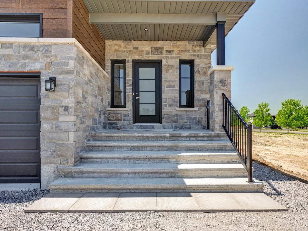 Entrance is loacted on the side of stairs