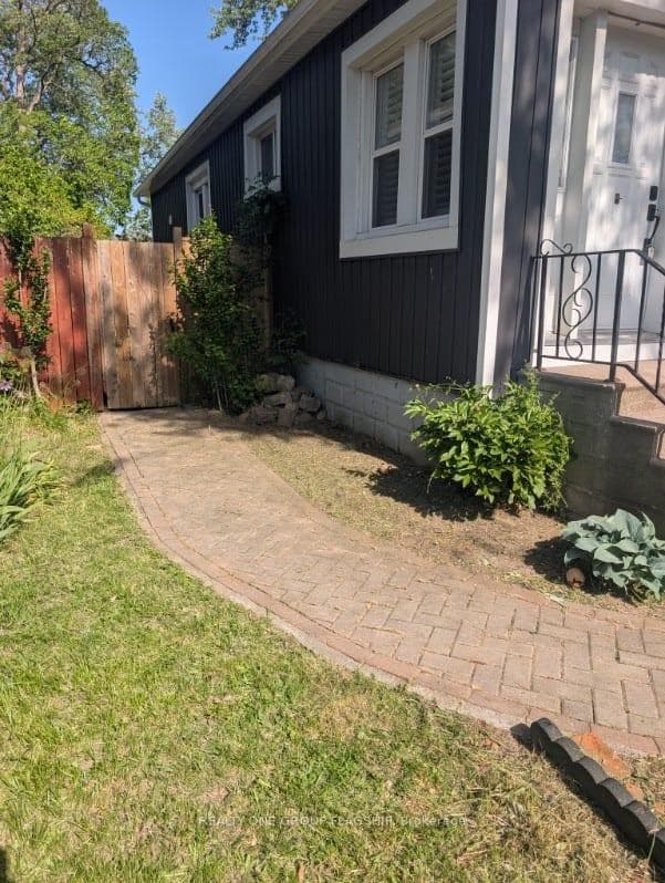 4774 THIRD Avenue photo 5