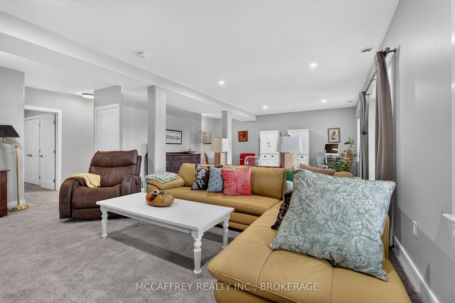 138 Brennan Crescent photo 31