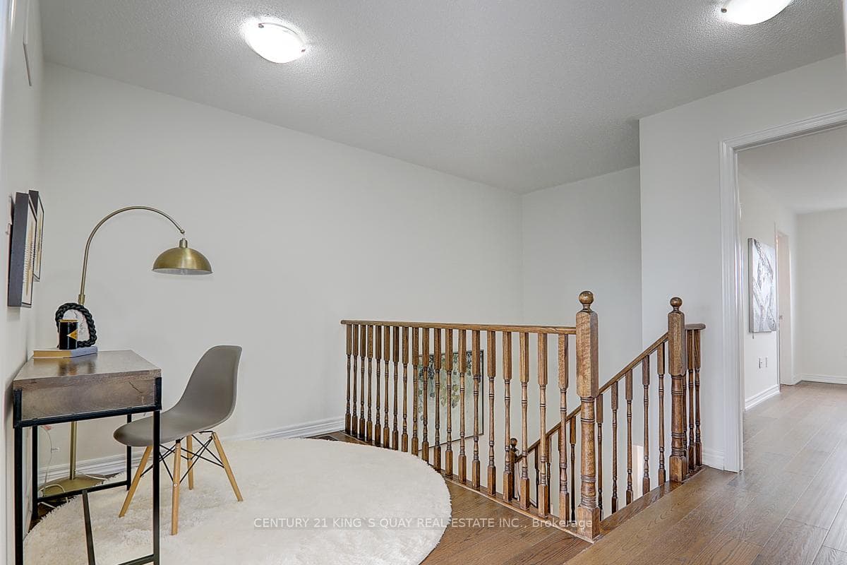 852 Castlemore Avenue photo 20