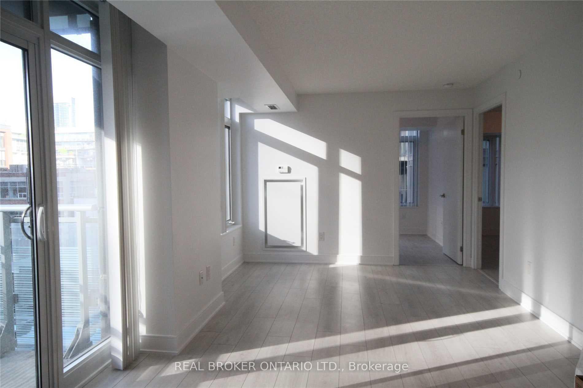 525 Adelaide Street Unit 325 photo 5