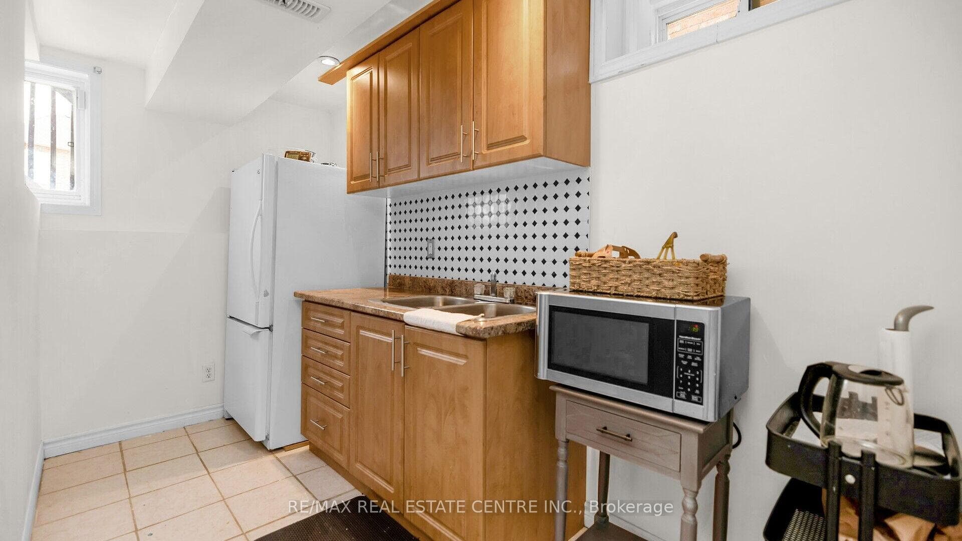 113 Nathaniel Crescent photo 34