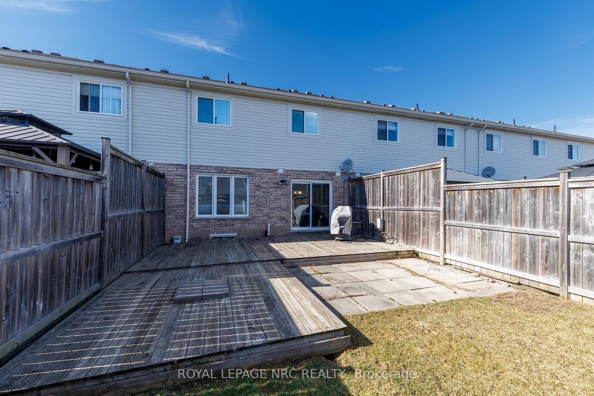 205 Cardinal Crescent photo 33