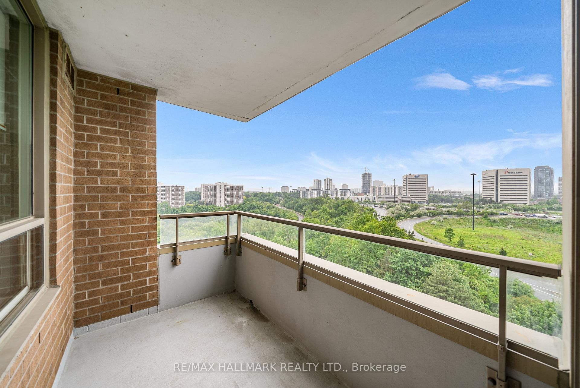 215 Wynford Drive Unit 1001 photo 35