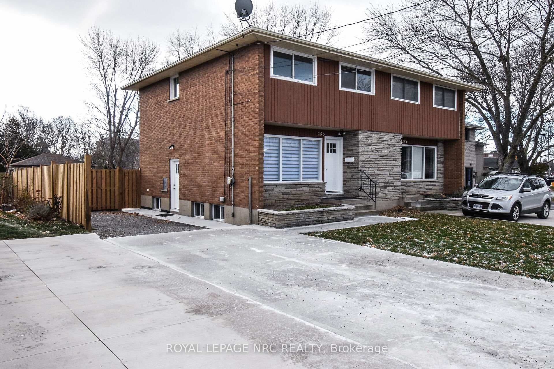 256 Scott Street photo 34