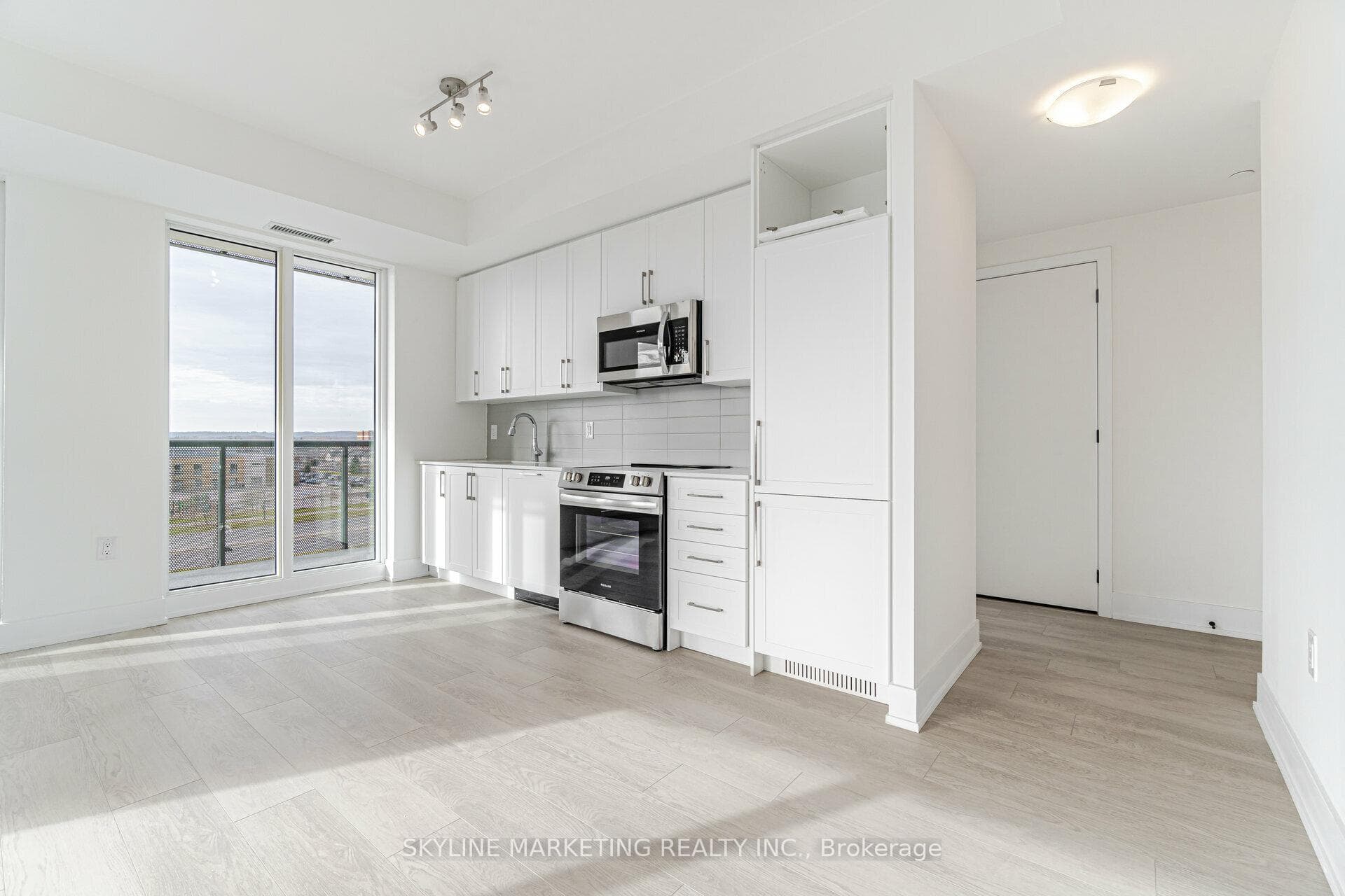 2450 Old Bronte Road Unit 232 photo 7