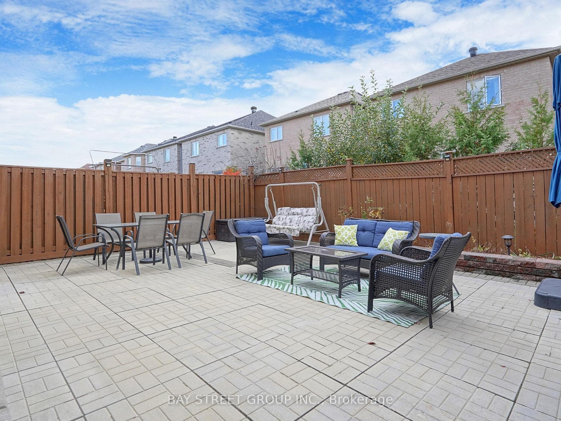 730 Hammersly Boulevard photo 37