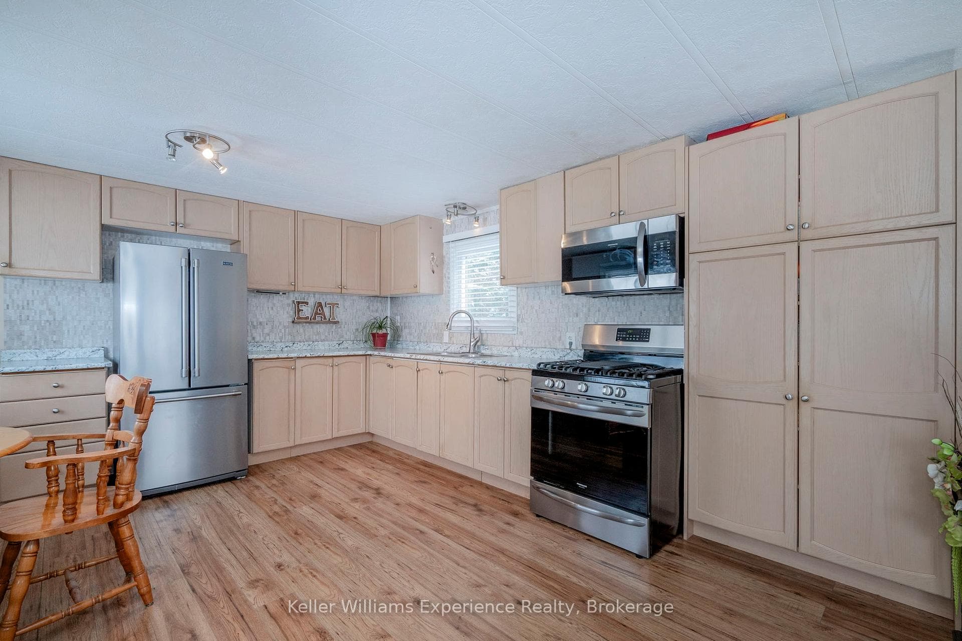 5263 ELLIOTT Side Road Unit 46 photo 2