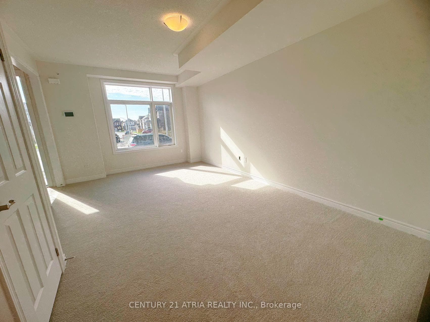 96 Robert Eaton Avenue photo 4