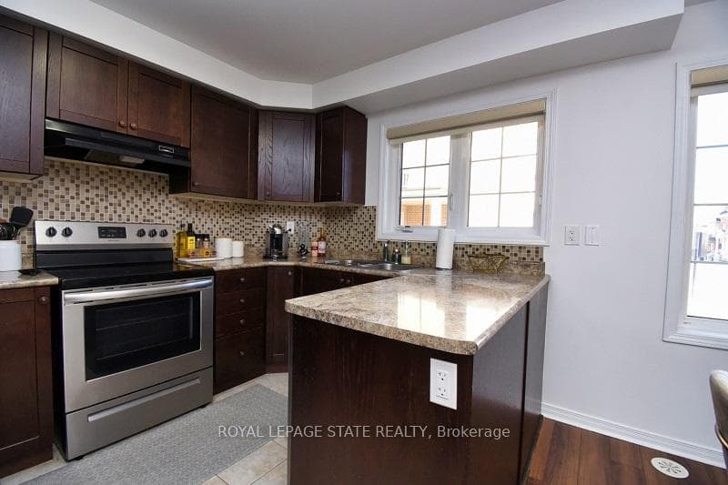 194 Kingston Road photo 20