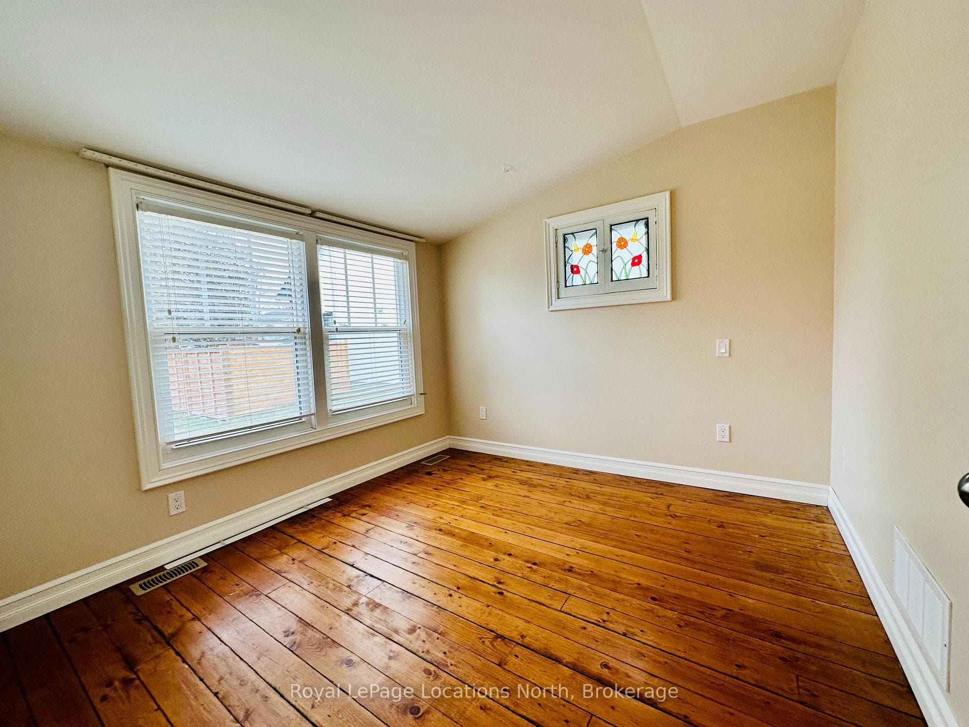 68 MAPLE Street photo 16