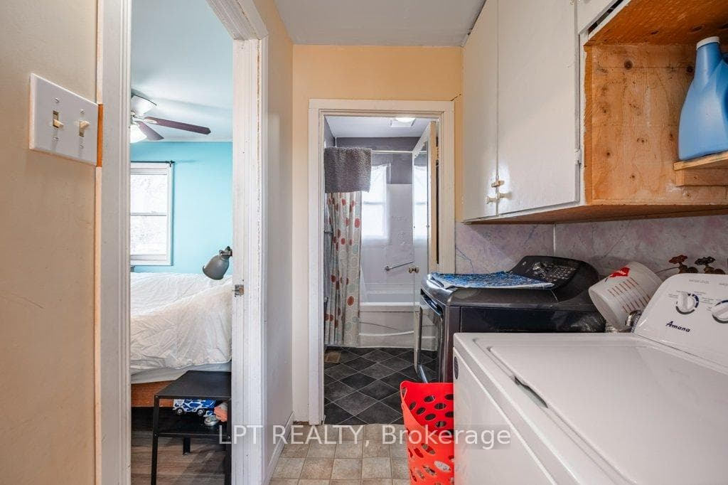 9 Seventh Avenue photo 18