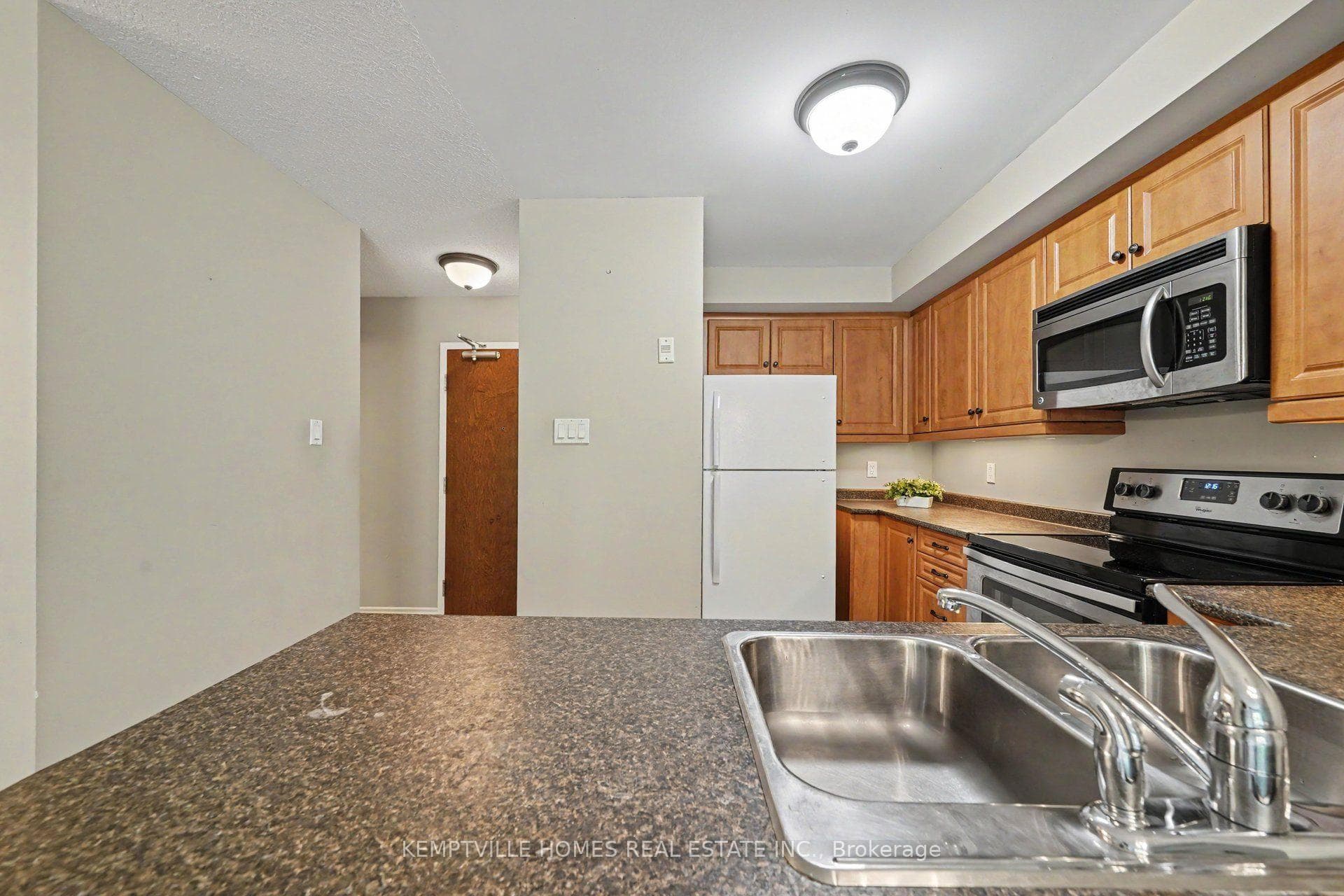 398 VAN BUREN Street photo 11
