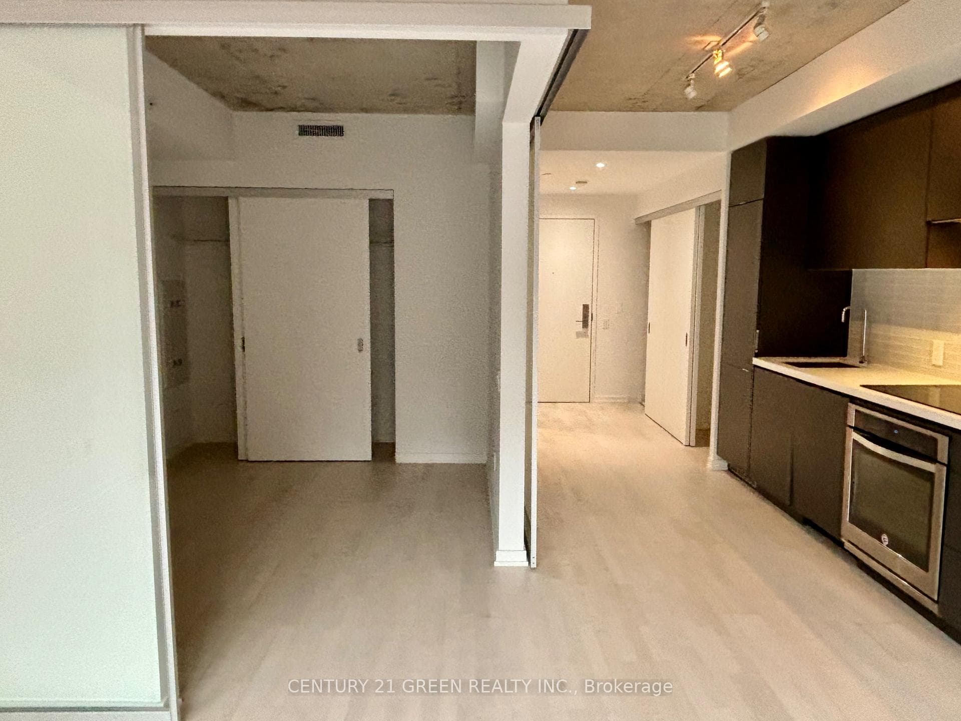 60 Colborne Street Unit 416 photo 8