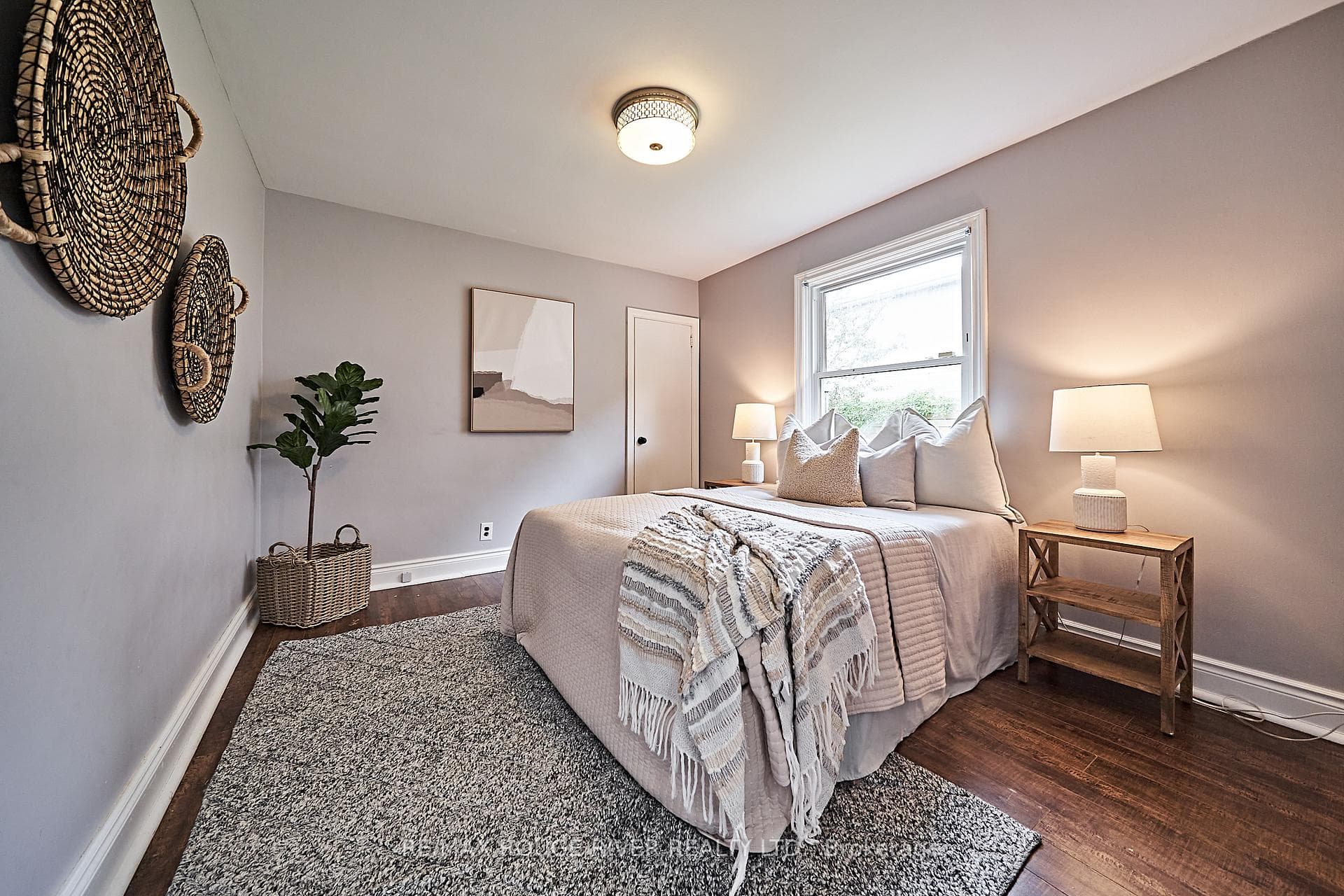 1073 King Street photo 24