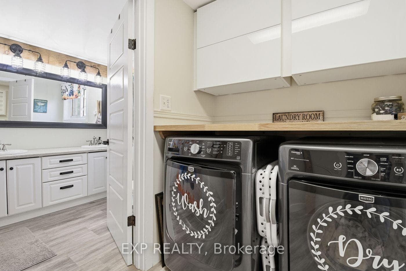 9043 Ridge Road photo 10