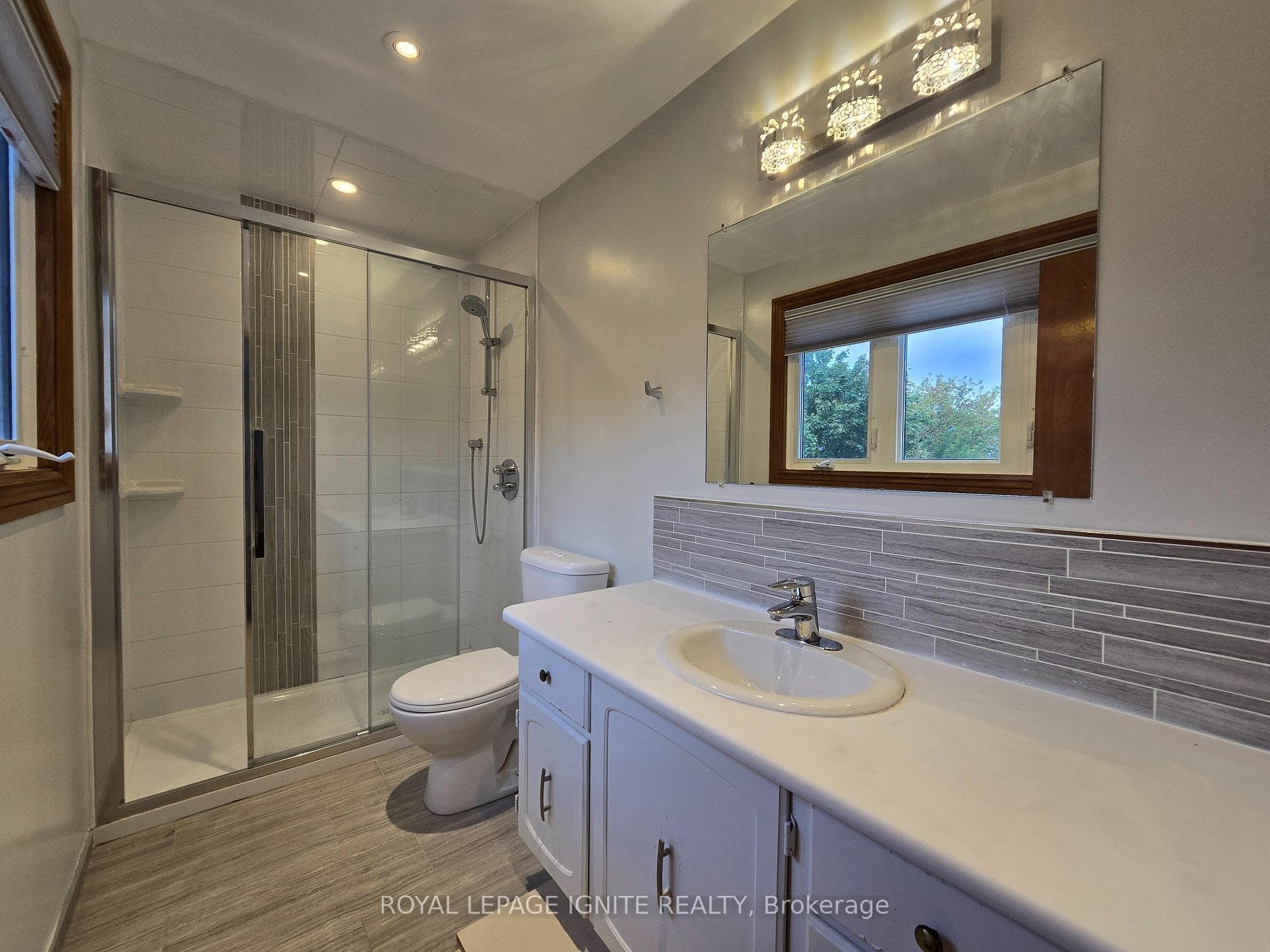 117 Imperial Crescent photo 22