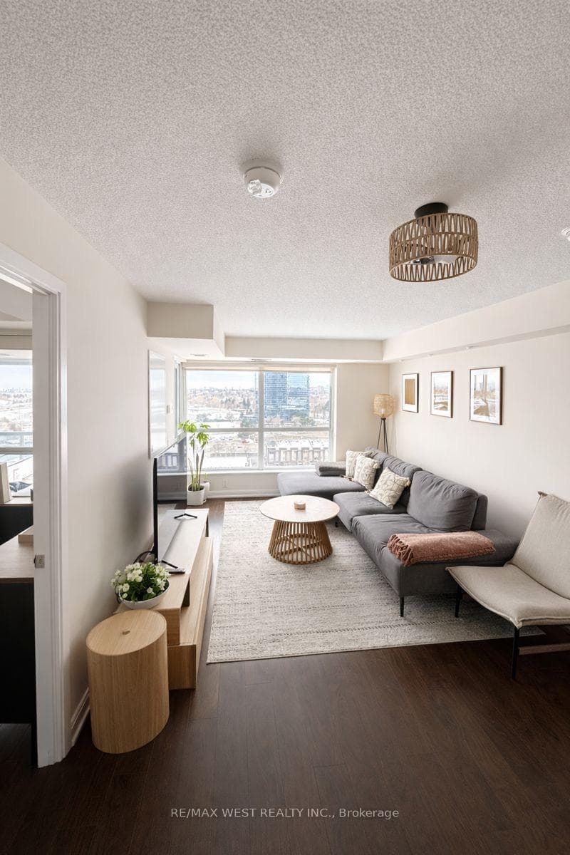 151 Village Green Square Unit 1306 photo 1